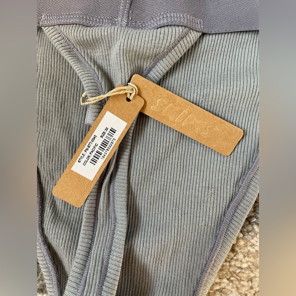 SKIMS COTTON RIB THONG - Picture 7 of 10